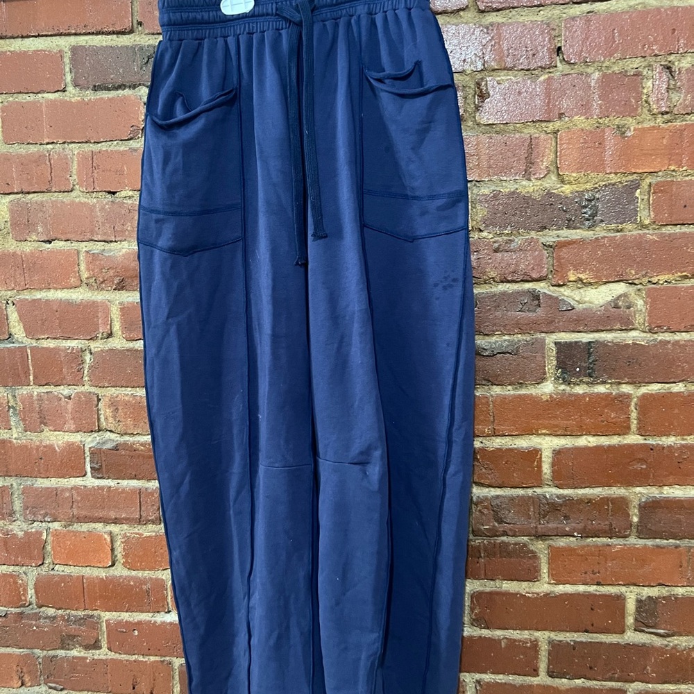 Boutique brand womens wide leg/barrel Navy Drawstring Casual Pants